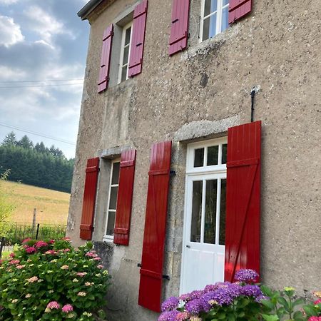 Haute Dône, een vakantiehuis met 2 slaapkamers, rust en natuur Luzy Exterior foto