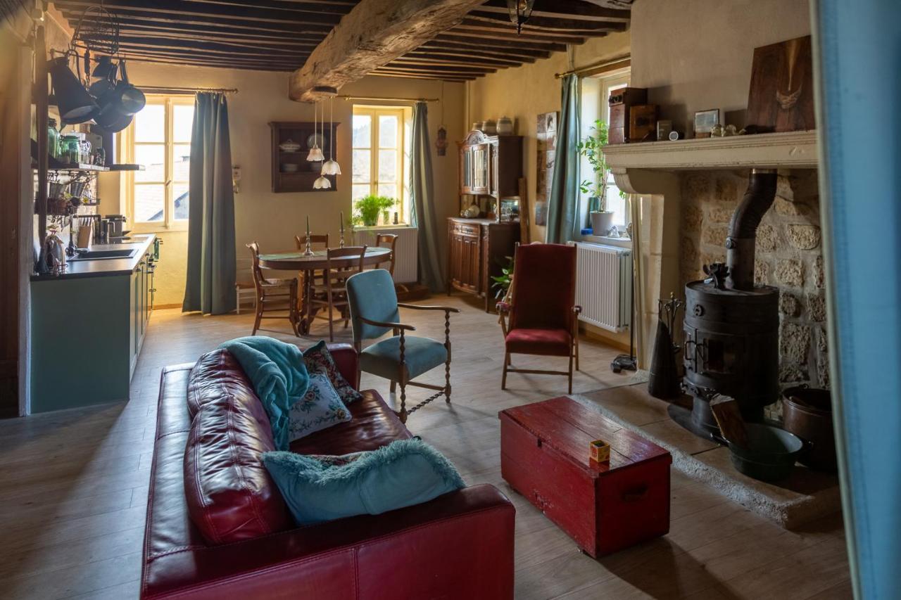 Haute Dône, een vakantiehuis met 2 slaapkamers, rust en natuur Luzy Exterior foto