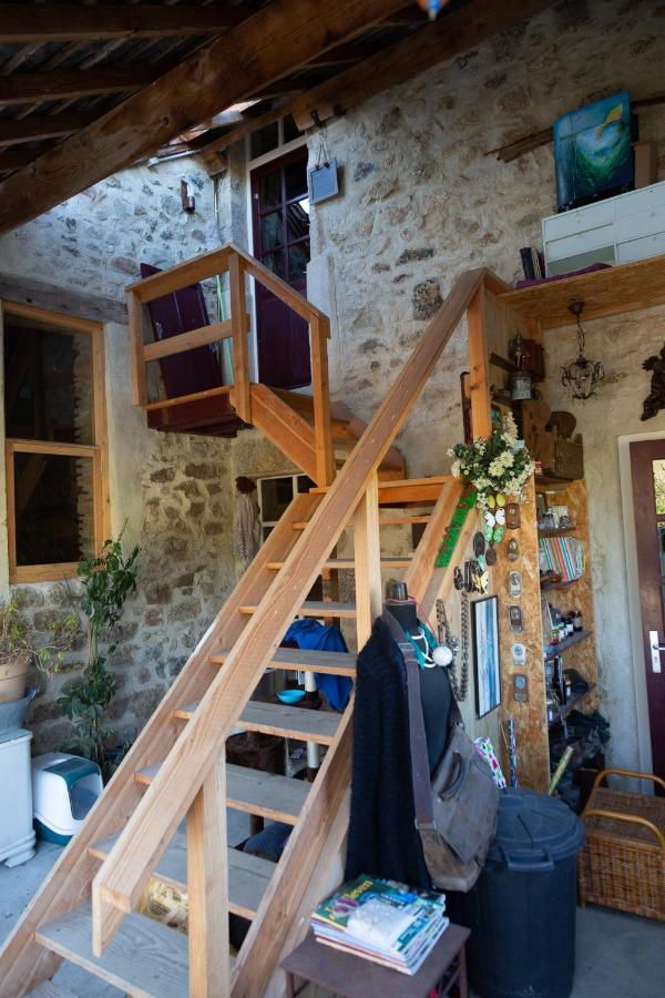 Haute Dône, een vakantiehuis met 2 slaapkamers, rust en natuur Luzy Exterior foto